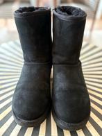 Zwarte UGG Classic Short II Laarzen - Maat 39, Kleding | Dames, Schoenen, Ophalen of Verzenden, Gedragen, Zwart, Lage of Enkellaarzen