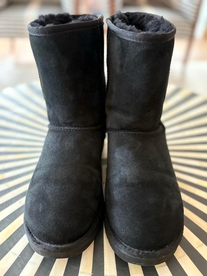 Zwarte UGG Classic Short II Laarzen - Maat 39, Kleding | Dames, Schoenen, Gedragen, Lage of Enkellaarzen, Zwart, Ophalen of Verzenden