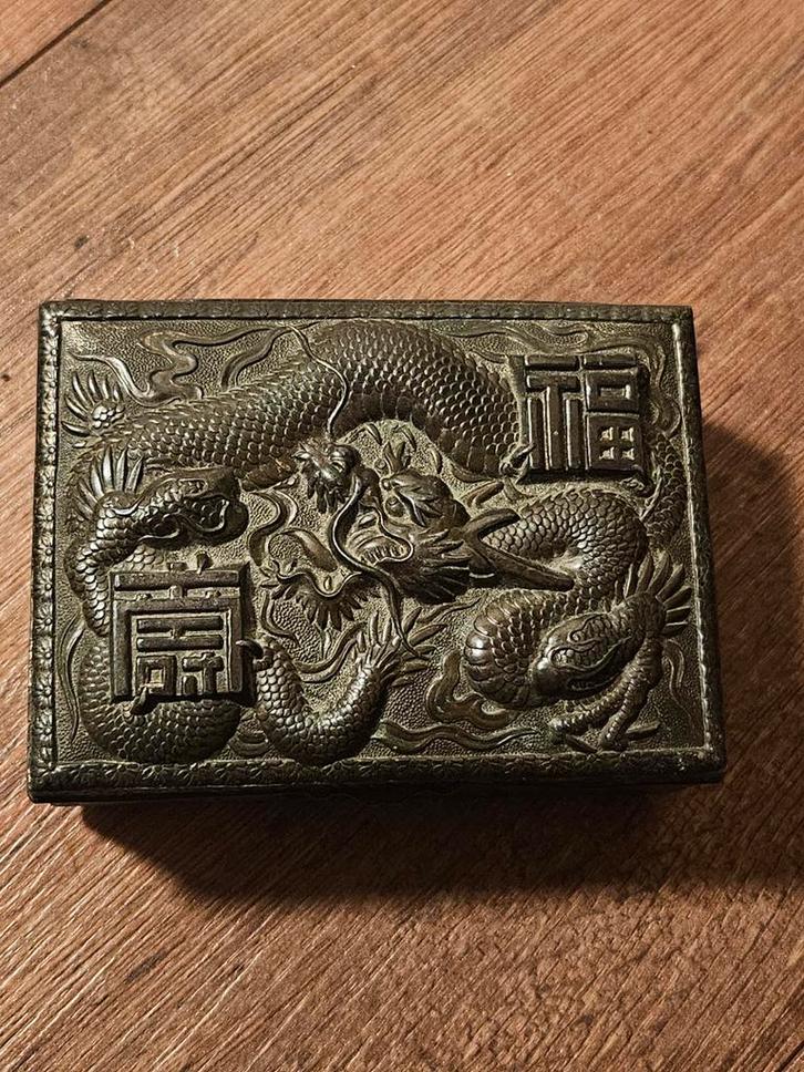 Antieke Aziatische Doos met Drakenmotief, Antiek en Kunst, Kunst | Niet-Westerse kunst, Ophalen of Verzenden