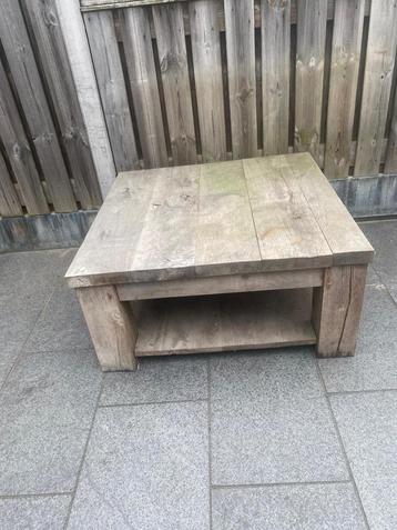 Robuuste Houten Salontafel voor Buiten beschikbaar voor biedingen