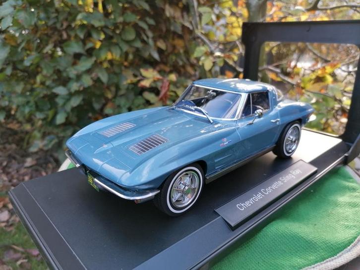 1:18 Chevrolet Corvette C2 Stingray uit 1963 Norev, Hobby en Vrije tijd, Modelauto's | 1:18, Nieuw, Auto, Norev, Ophalen of Verzenden