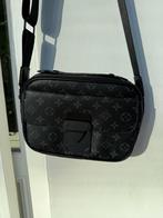 Louis Vuitton messenger tas, Ophalen of Verzenden, Zo goed als nieuw, Zwart