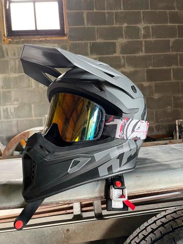 Motorcross Helm - Maat L beschikbaar voor biedingen