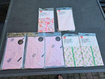 8 nieuwe stretch, rekbare boekenkaften beschikbaar voor biedingen