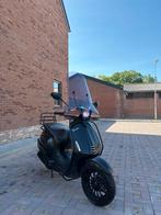 Vespa sprint brom, Fietsen en Brommers, Ophalen, Overige modellen, Maximaal 45 km/u, Zo goed als nieuw