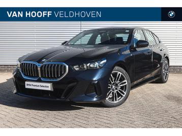 BMW 5 Serie 520i M Sport Automaat / Panoramadak / Adaptieve  beschikbaar voor biedingen