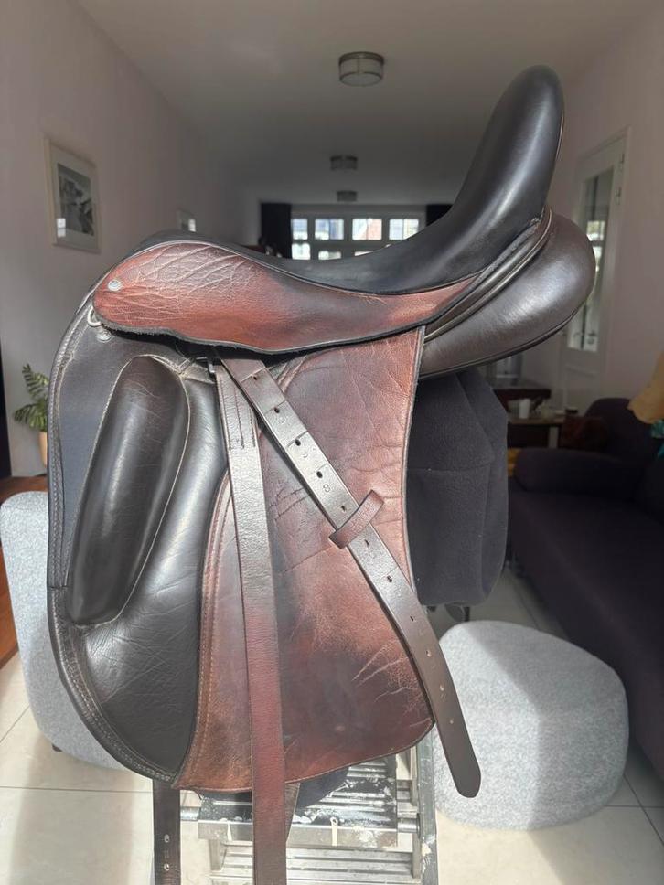 Custom Wolfgang Solo 17,5 inch Bruin 2018, Dieren en Toebehoren, Paarden en Pony's | Zadels, Zo goed als nieuw, Dressuur, Ophalen of Verzenden