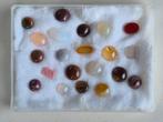 Doosje met mooie cabochons., Verzamelen, Mineralen en Fossielen, Ophalen of Verzenden, Mineraal