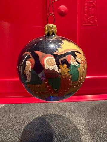 Kerstbal met fraaie beschildering beschikbaar voor biedingen