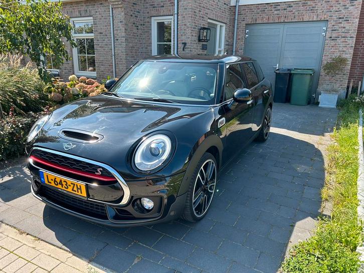 Mini Clubman 2.0 JCW 192pk Aut 2019 Zwart metallic, Auto's, Mini, Particulier, Clubman, Benzine, Stationwagon, Automaat, Geïmporteerd