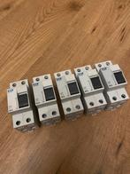 Eaton Hoofdschakelaars 40A  2-polig - 5 stuks, Ophalen of Verzenden, Gebruikt, Schakelaar