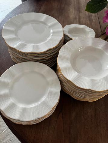 Kutwhya Servies 9 personen beschikbaar voor biedingen