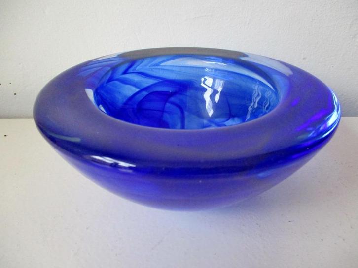 Blue Kosta Boda Bowl van Anna Ehrner schaal kom, Antiek en Kunst, Antiek | Glas en Kristal, Ophalen of Verzenden