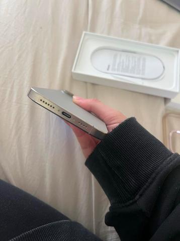 Nieuwe iPhone 16 Pro Max 256GB + Accessoires beschikbaar voor biedingen