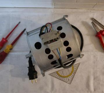 Elektrische Motor 220V – Ideaal Voor Hobby of Herstellingen beschikbaar voor biedingen