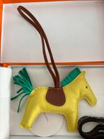 HERMES Rodeo Horse Charm Keychain MM  NEW in box, Nieuw, Dier of Natuur, Ophalen of Verzenden