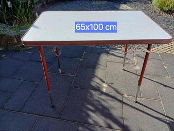 campingtafel beschikbaar voor biedingen