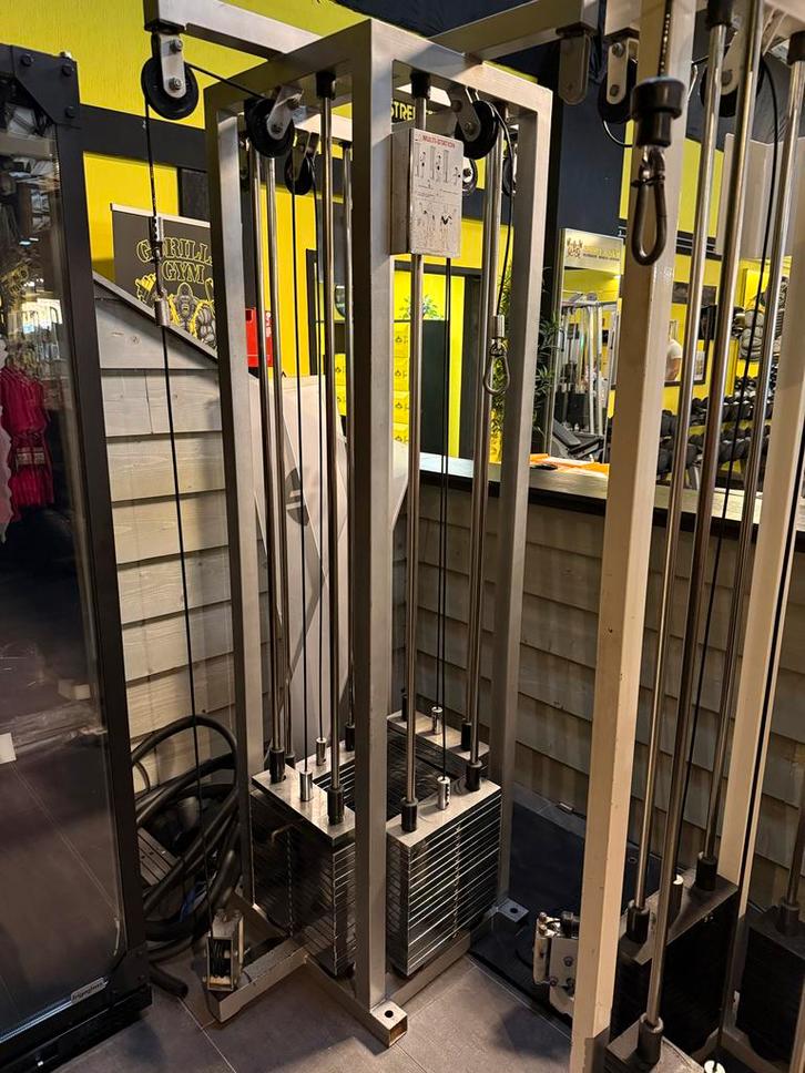 Technogym Multistation 4-Way Cable Station, Sport en Fitness, Fitnessmaterialen, Gebruikt, Armen, Ophalen