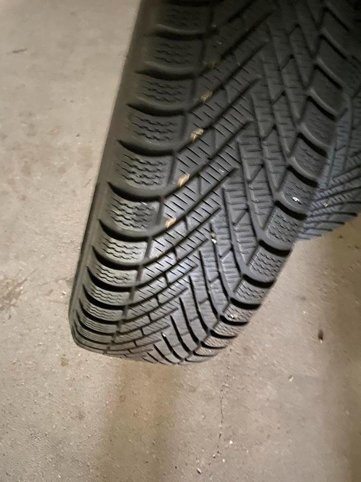Pirelli Winterbanden 185/60 R16 met zwarte velg, Auto-onderdelen, Banden en Velgen, Banden en Velgen, Winterbanden, 16 inch, 185 mm