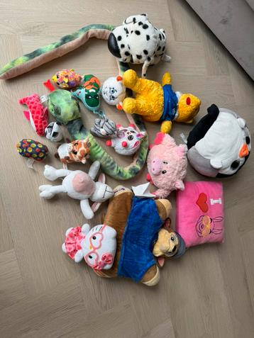 Een partij knuffels beschikbaar voor biedingen