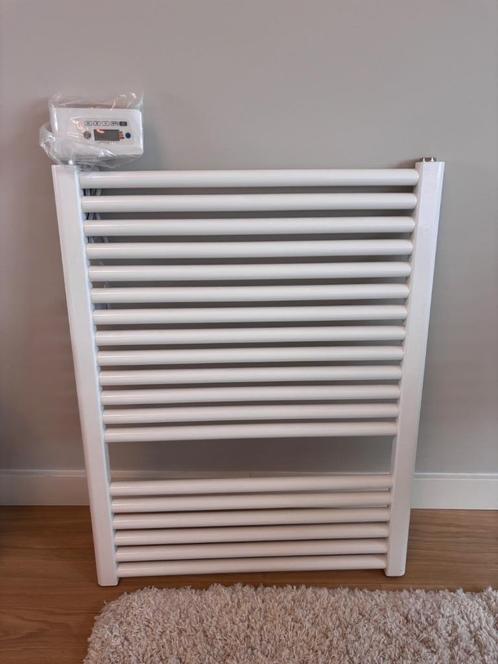 DRL elektrische radiator Claudia 763 x 600 mm 600W, Doe-het-zelf en Verbouw, Verwarming en Radiatoren, Zo goed als nieuw, Radiator