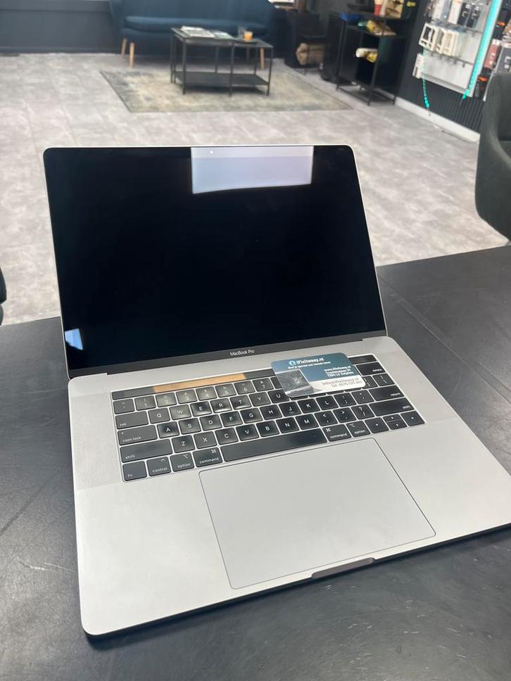 Macbook Pro 2018 256GB 15.4! Scherm nieuw staat!, Computers en Software, Apple Macbooks, Zo goed als nieuw, MacBook Pro, 13 inch