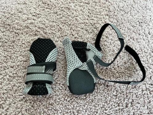 Grijs-Zwarte Hondenschoentjes met Antislip (Set van 2), Dieren en Toebehoren, Hondenkleding, Zo goed als nieuw, Hondenschoenen