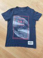 Blauwgrijs stretch T-shirt met front print mt 104 NAME IT, Kinderen en Baby's, Kinderkleding | Maat 104, Jongen, Name it, Zo goed als nieuw