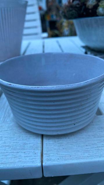 Plantenpotje Erica 11,5x 6 cm vintage , jaren 70 Wit beschikbaar voor biedingen