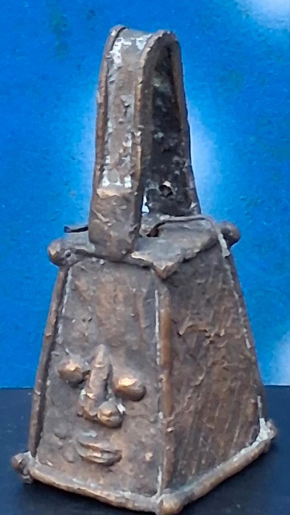BENIN BRONZE BELL. Eeuwenoud. RARE. * Zie tekst., Antiek en Kunst, Kunst | Niet-Westerse kunst, Ophalen