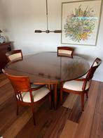 Heldense eethoek met 4 stoelen, Huis en Inrichting, Ophalen, Zo goed als nieuw, Klasiek / Engels / Mahonie, 4 tot 6 stoelen