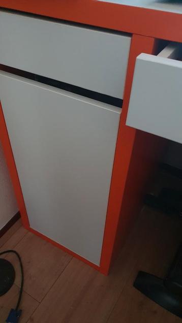 .ikea micke (kinder)bureau. Met opzet beschikbaar voor biedingen