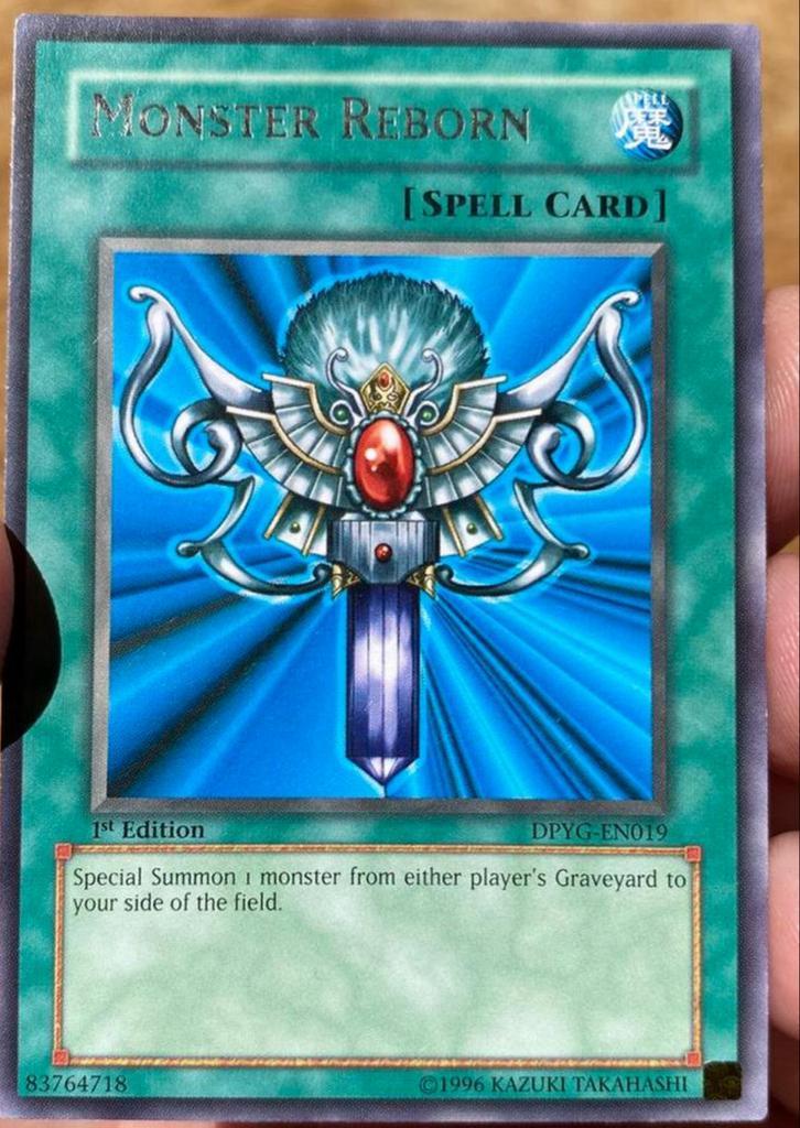 Yu-Gi-Oh! Monster Reborn DPYG 1st Edition !, Hobby en Vrije tijd, Verzamelkaartspellen | Yu-gi-Oh!, Gebruikt, Losse kaart, Verzenden