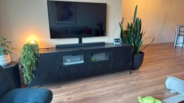 Gigameubel stalen tv meubel beschikbaar voor biedingen