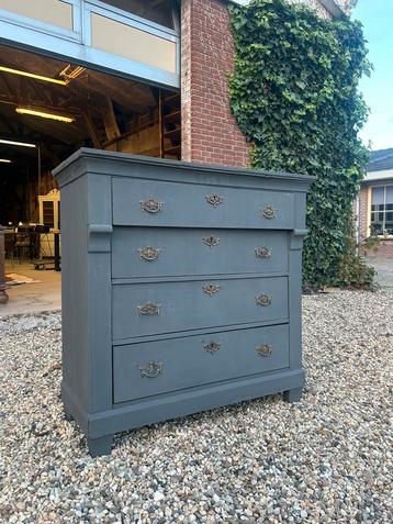 Antiek eiken empire ladenkast beschikbaar voor biedingen