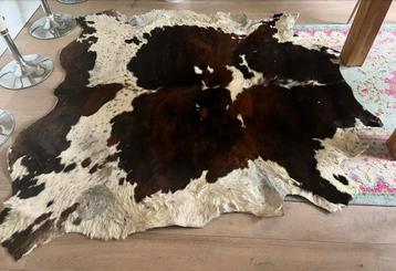 Uniek Koeienhuid Vloerkleed beschikbaar voor biedingen