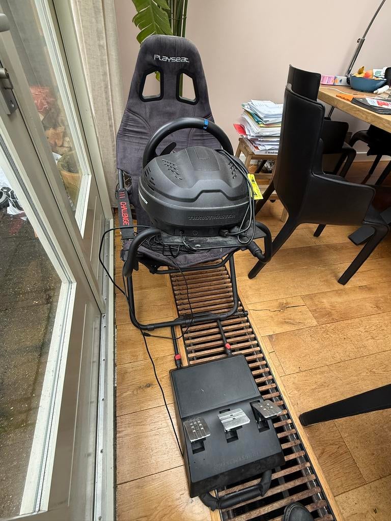 Playseat + thrustmaster + Playstation 4, Ophalen, 1 speler, Racen en Vliegen, Zo goed als nieuw