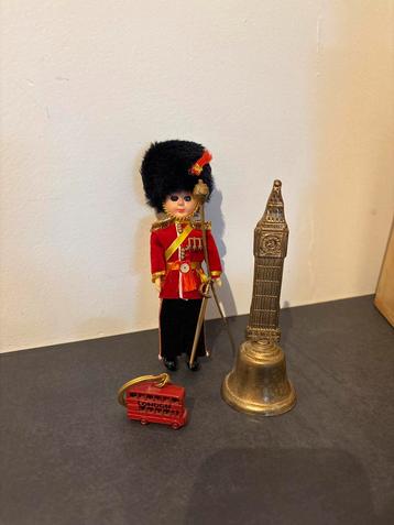 Souvenirs uit Londen beschikbaar voor biedingen