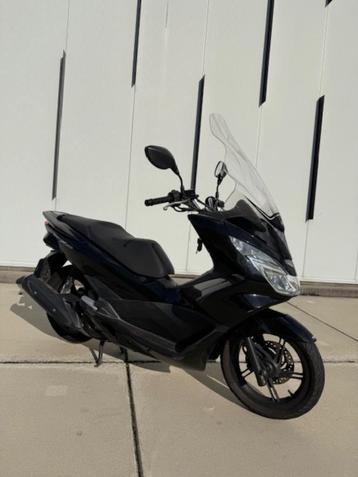 Honda Pcx 150-i motorscooter 2015 te koop beschikbaar voor biedingen