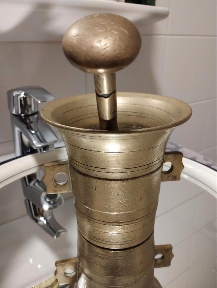 Antiek bronzen apothekers vijzel met stamper, Antiek en Kunst, Antiek | Koper en Brons, Ophalen of Verzenden