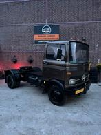 Mercedes 813 oltimer, Auto's, Achterwielaandrijving, Zwart, Bruin, Bedrijf