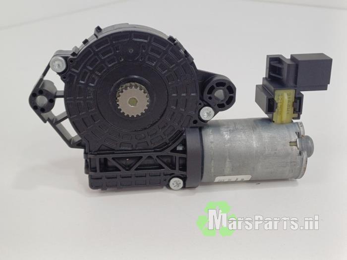 Schuifdak Motor van een Mercedes CLA, Auto-onderdelen, Carrosserie en Plaatwerk, Mercedes-Benz, Gebruikt, 6 maanden garantie, 12 maanden garantie