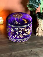 handgemaakte poef | Turks tapijt | boho interieur, Huis en Inrichting, Banken | Voetenbanken en Poefen, Poef, ibiza, boho, paarse poef, voetenbankje, bohemian stijl
