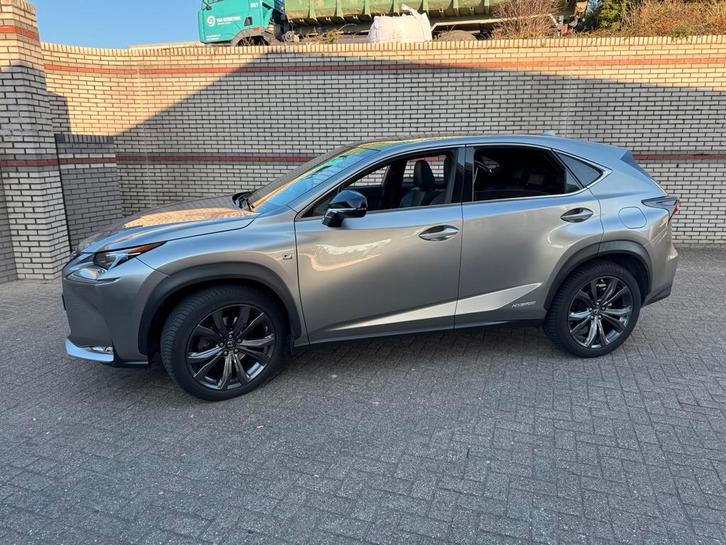 Lexus NX 300H F- Sport AWD 2de Eig.Goedkopste Fsport van Ned, Auto's, Lexus, Particulier, NX, 4x4, ABS, Achteruitrijcamera, Adaptieve lichten