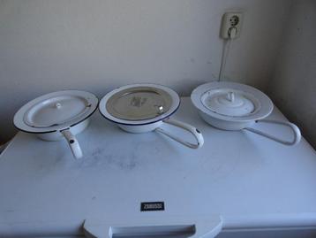 Ondersteek, bedpan, emaille antiek, 3 stuks beschikbaar voor biedingen