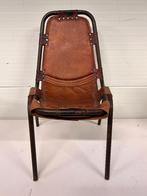 2 stuks Les Arcs van Charlotte Perriand, Huis en Inrichting, Stoelen, Ophalen, Gebruikt, Twee, Bruin
