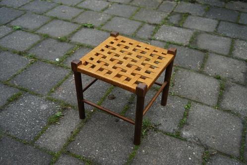 vintage kruk eiken hout sisal touw naturel oranje, Huis en Inrichting, Krukjes, Gebruikt, Hout, Ophalen of Verzenden
