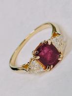 Klassieke gouden ring met natuurlijke robijn en diamanten, Ophalen of Verzenden, Zo goed als nieuw, 17 tot 18, Met edelsteen