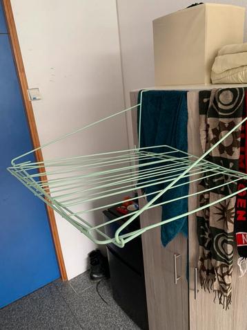Wasrek om op te hangen beschikbaar voor biedingen
