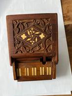 Houten sigarettenautomaat met snijwerk, Antiek en Kunst, Curiosa en Brocante, Ophalen of Verzenden